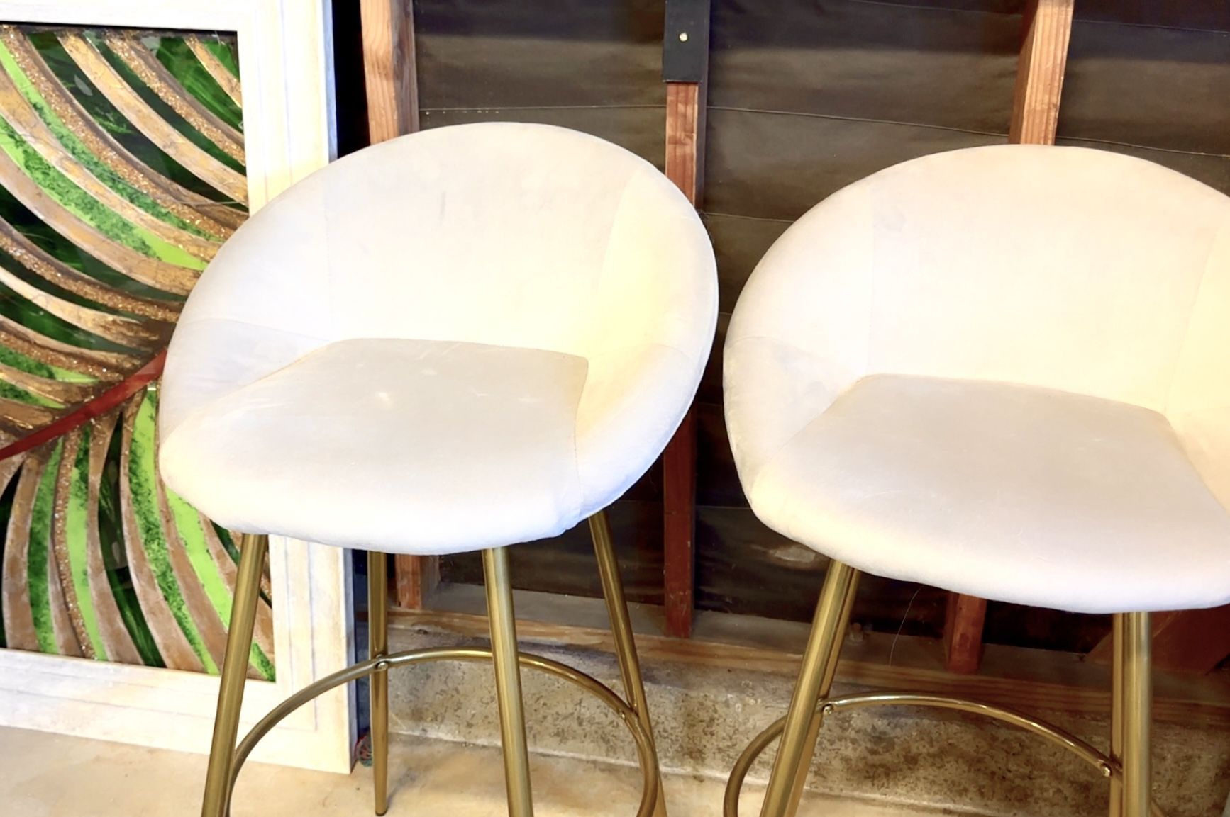 2 Beautiful Island Stool