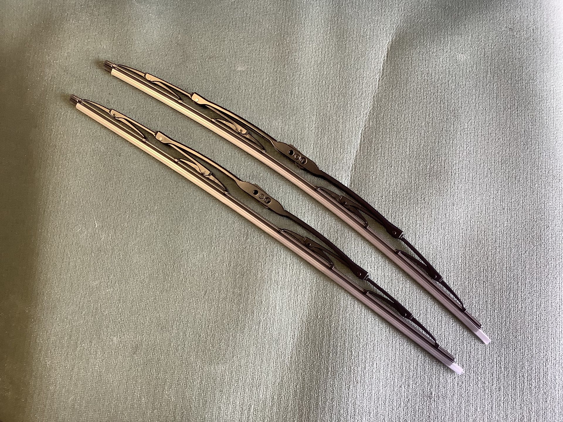 (2X) 22 Inch Windshield Wipers Chevy Silverado,suburban,Tahoe Ford F150,f250