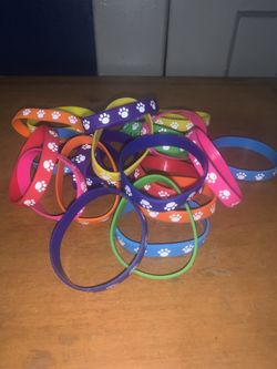 🐾 Paw Print Rubber Bracelets – Multiple Colors 🐾