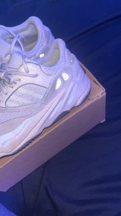 Yeezy 700 Size 8.5