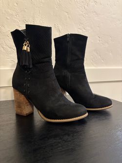 Black booties with tassels size 7