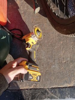 Dewalt 20v cutting tool