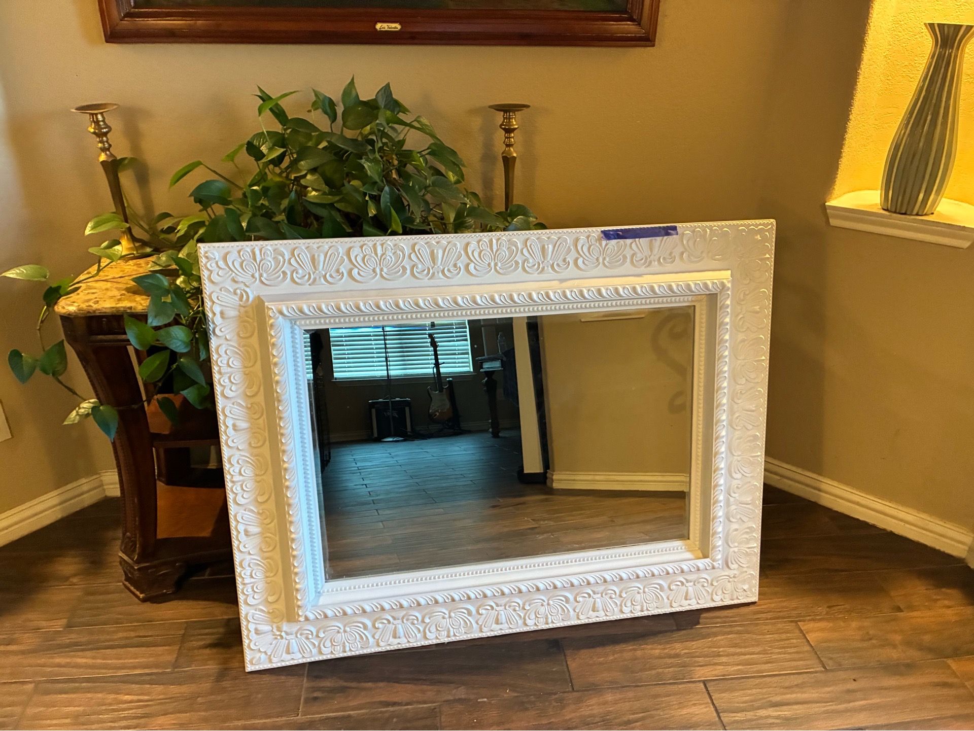 GORGEOUS MIRRO DE EXTRA LARGE 51x40..PIER 1…