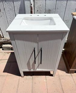 Bathroom vanity sink