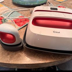 Cricut 9 X9 Heat Press And Mini press 
