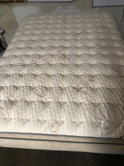 QUEEN SIZE MATTRESS