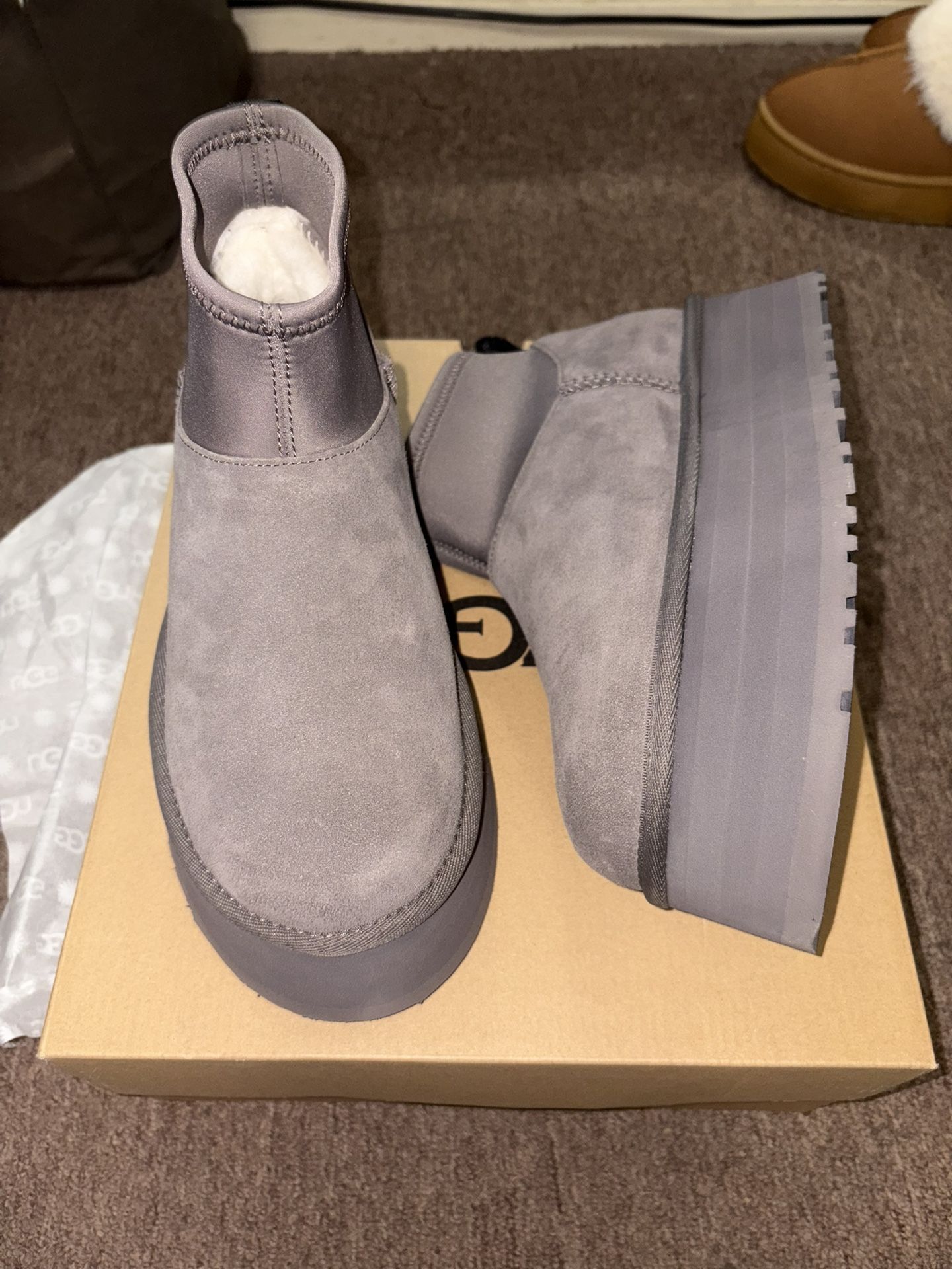 UGGs 