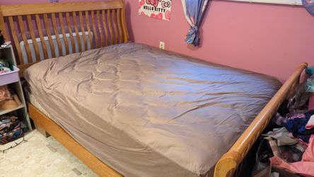 Large Queen Size  Sleigh Bed