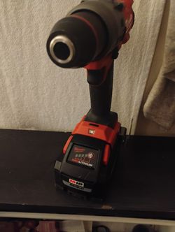 M18 fuel hammer drill/driver combo with XC6.0 battery