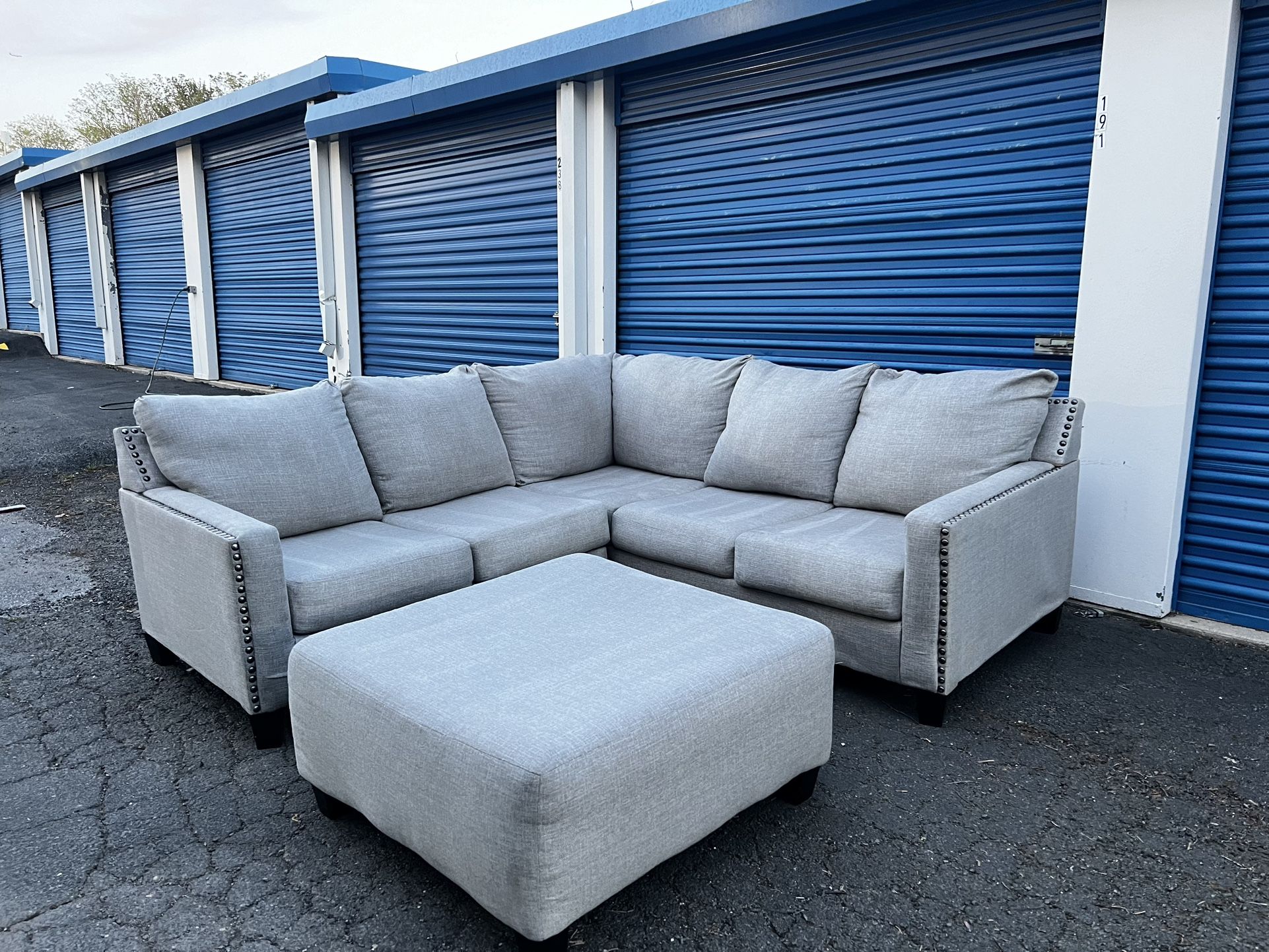 OBO Studded Light Gray Sectional w Ottoman FREE DELIVERY!*