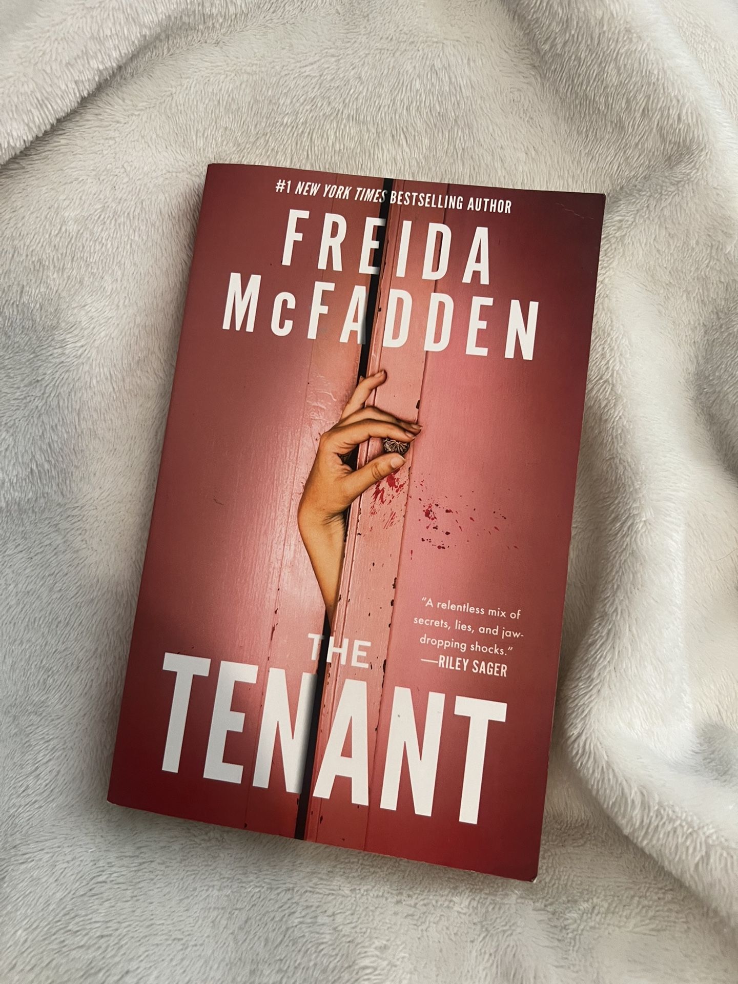 The tenant (Freida McFadden) Book