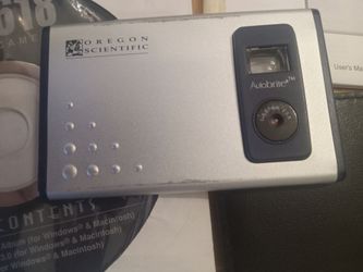 Oregon Scientific DS6618 Digital Camera with Accessories