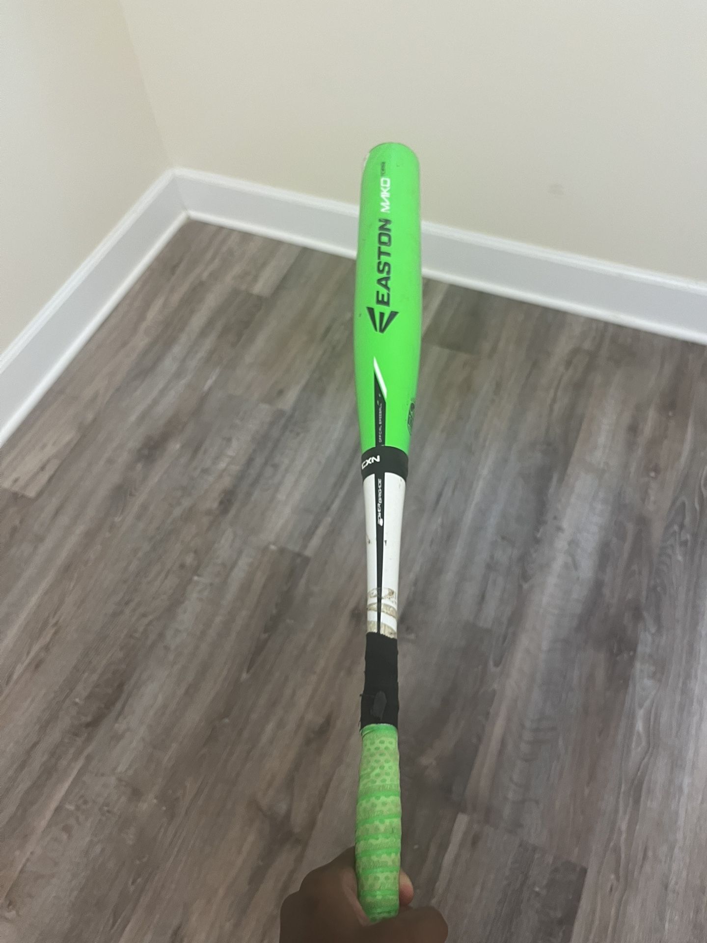 31 Inch Drop Eight green Eastern Mako bat