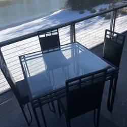 Glass dining room Table 
