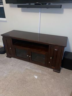 Entertainment center