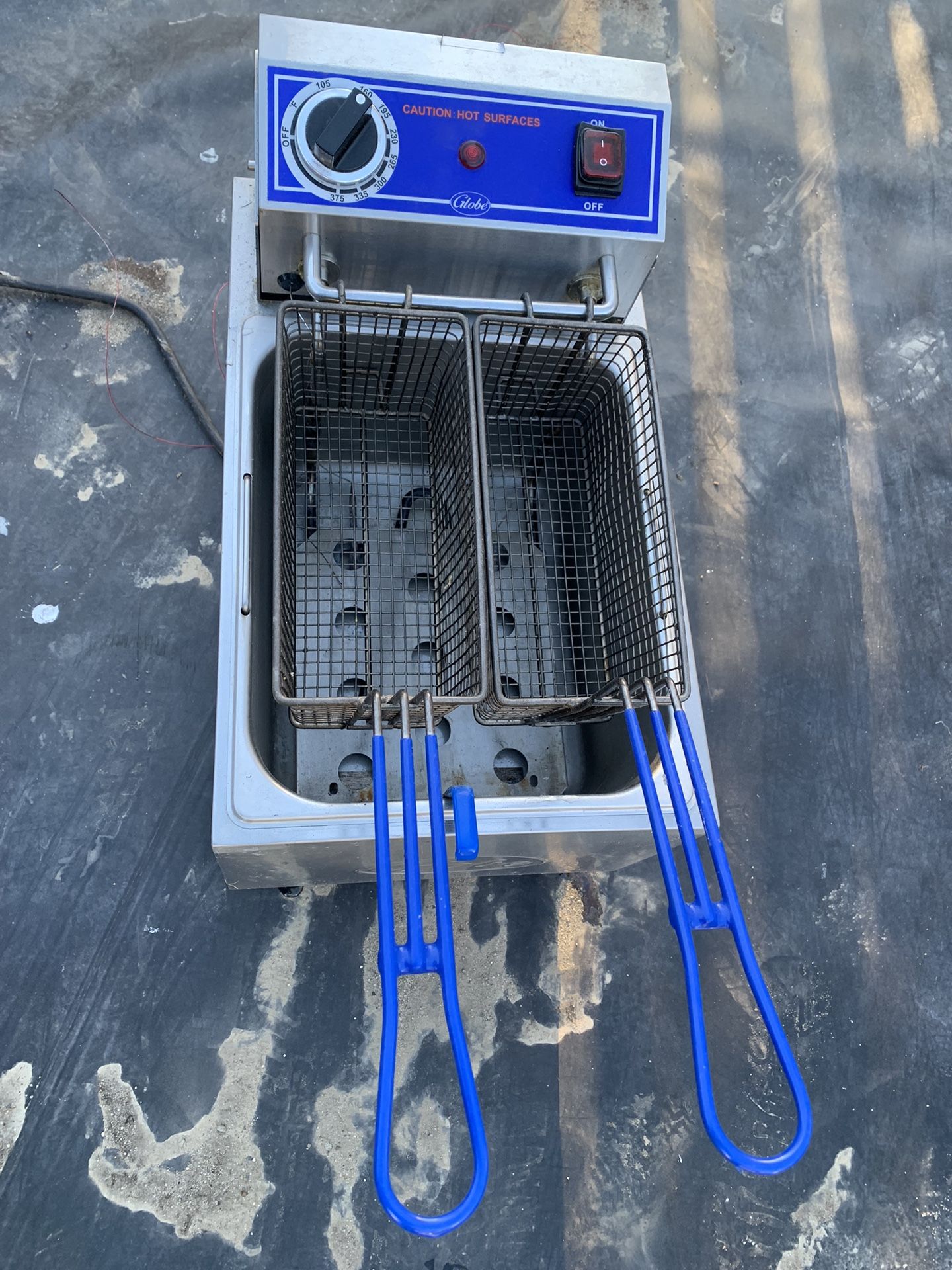 Globe Fryer PF10E