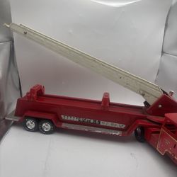 Vintage Nylint Aerial Hook-N-Ladder Fire Truck Engine 885 District 2 1980's