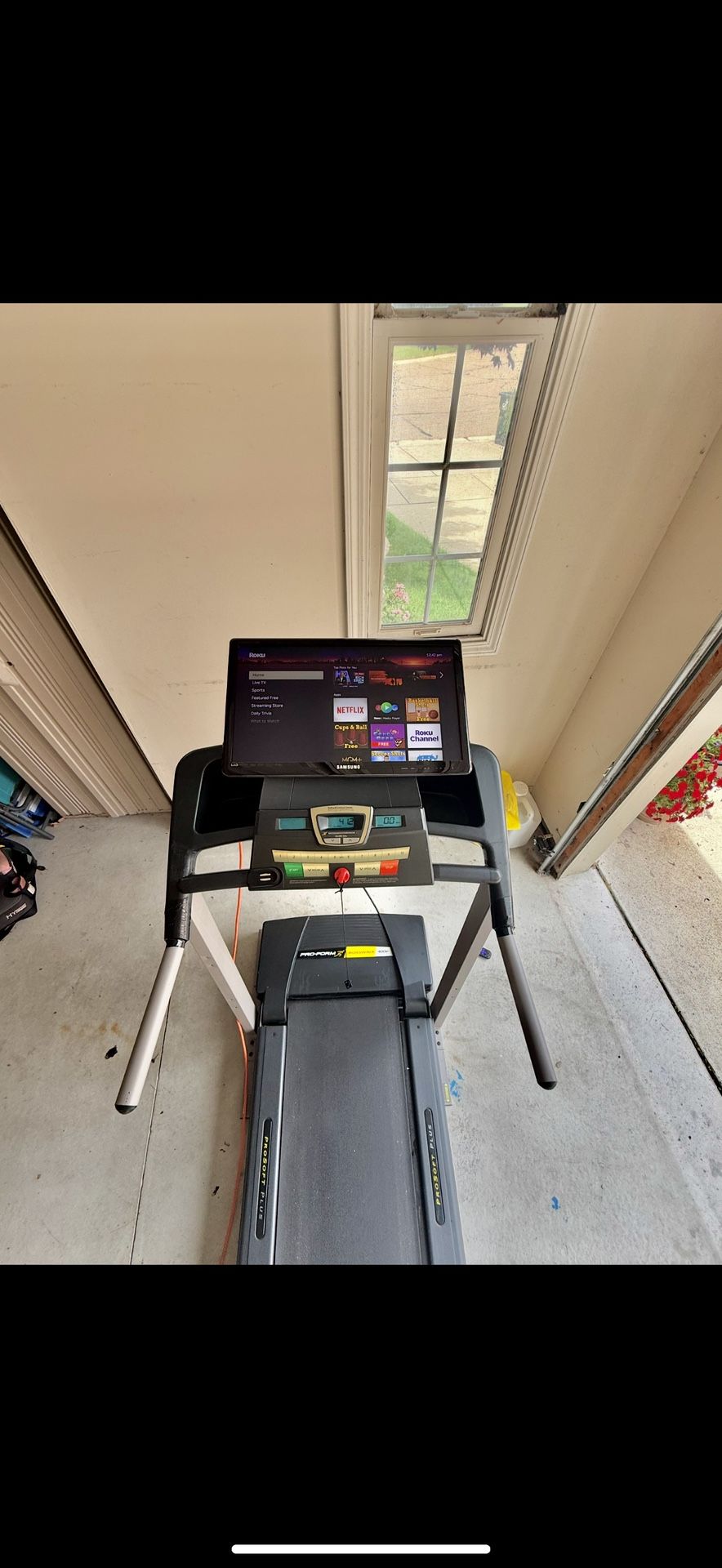 Treadmill w/ monitor