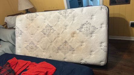 Matress twin