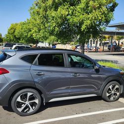 2018 Hyundai Tucson Limited Sport Utility SUV car