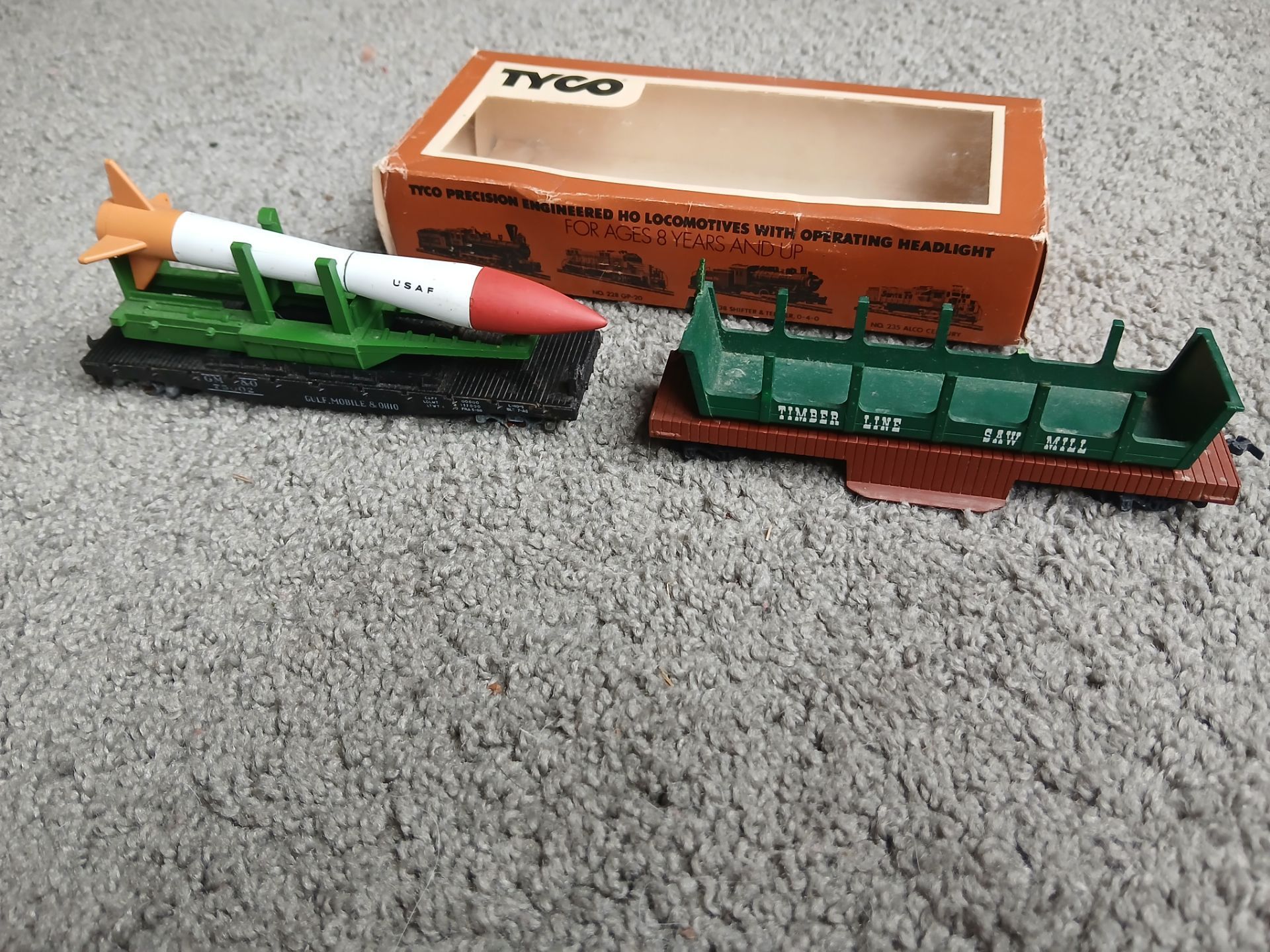 Tyco Trian Flat Car & Accessory