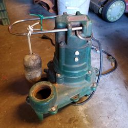 Sump Pump , Works Great 125