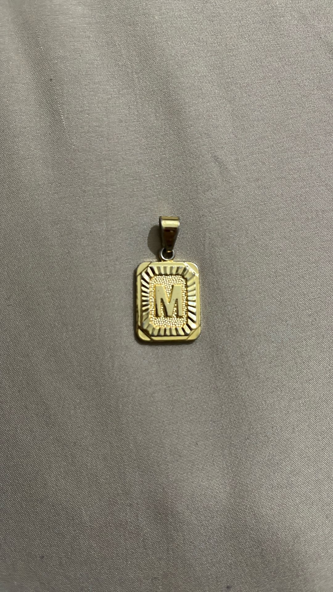 ‘M’ Pendant Gold
