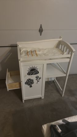Diaper changing table