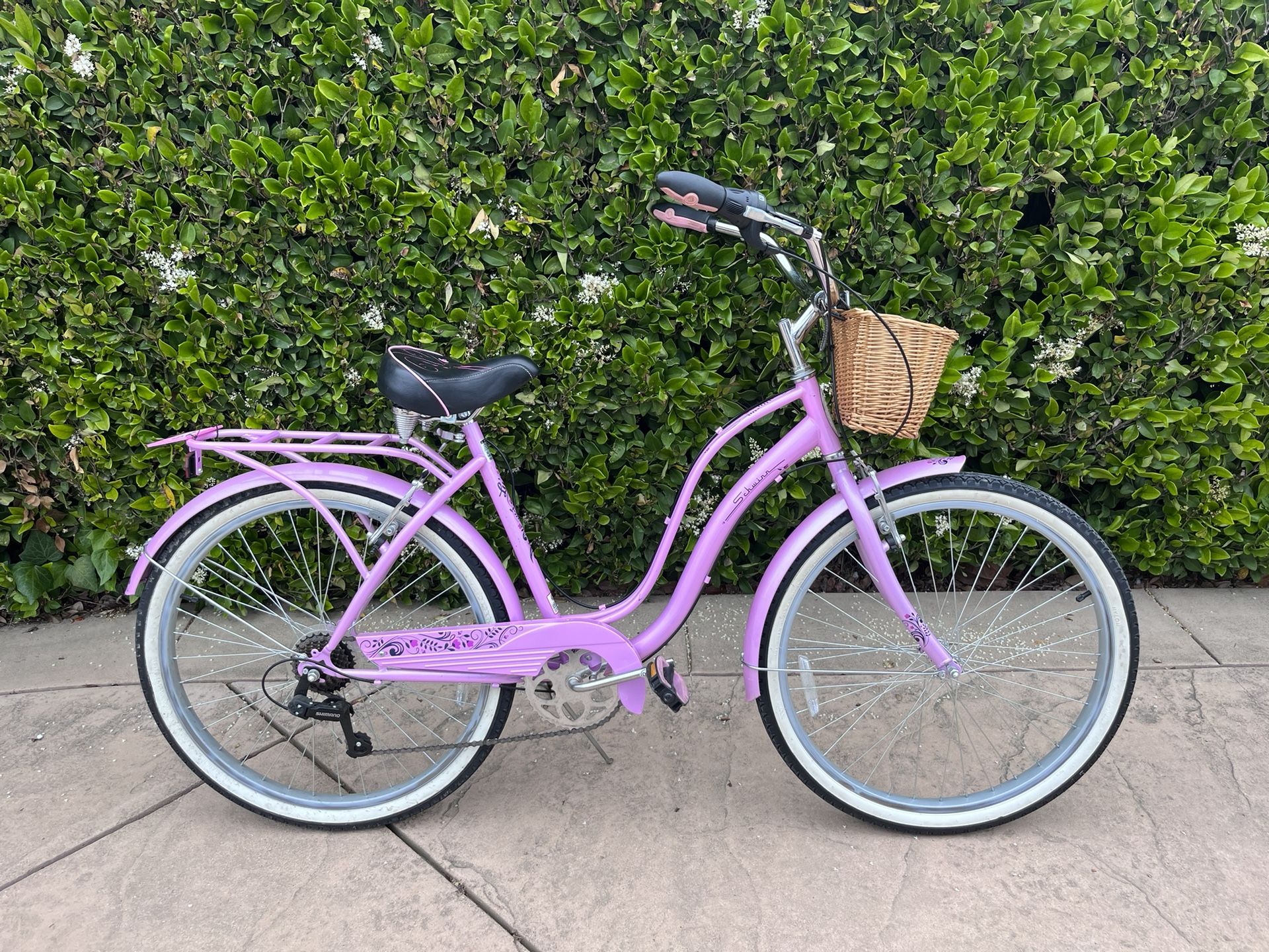 Schwinn Woman's Lulu Beach Cruiser for Sale in Westlake Village