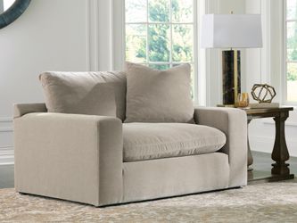 Maxton Heights Pebble Oversized Chair