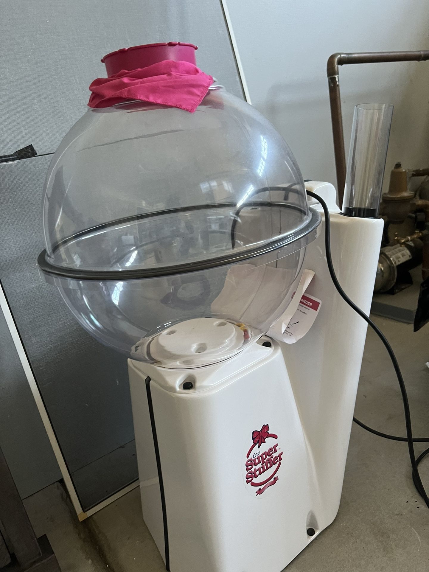 Balloon stuffer machine