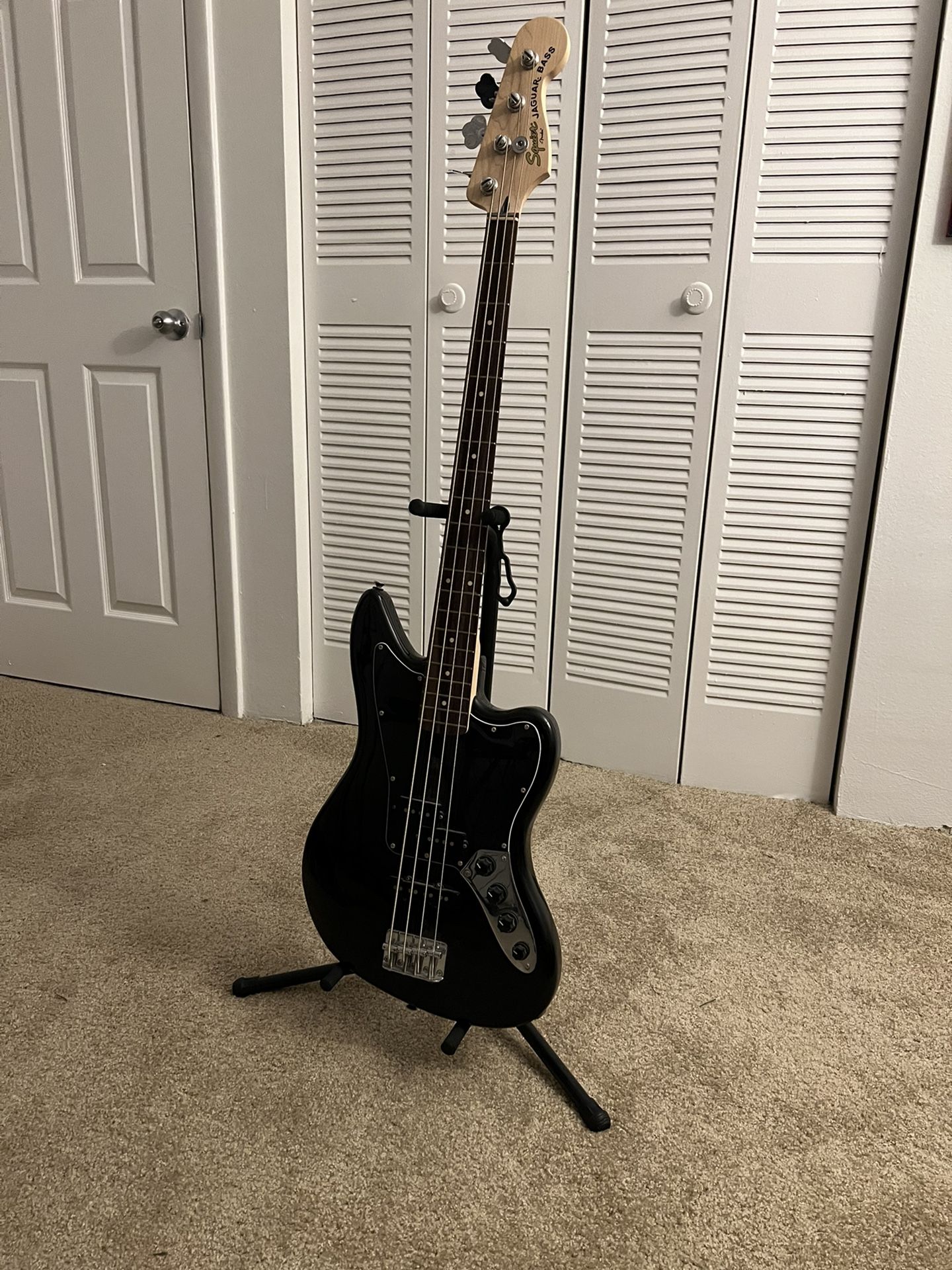 Fender Squier Jaguar Bass