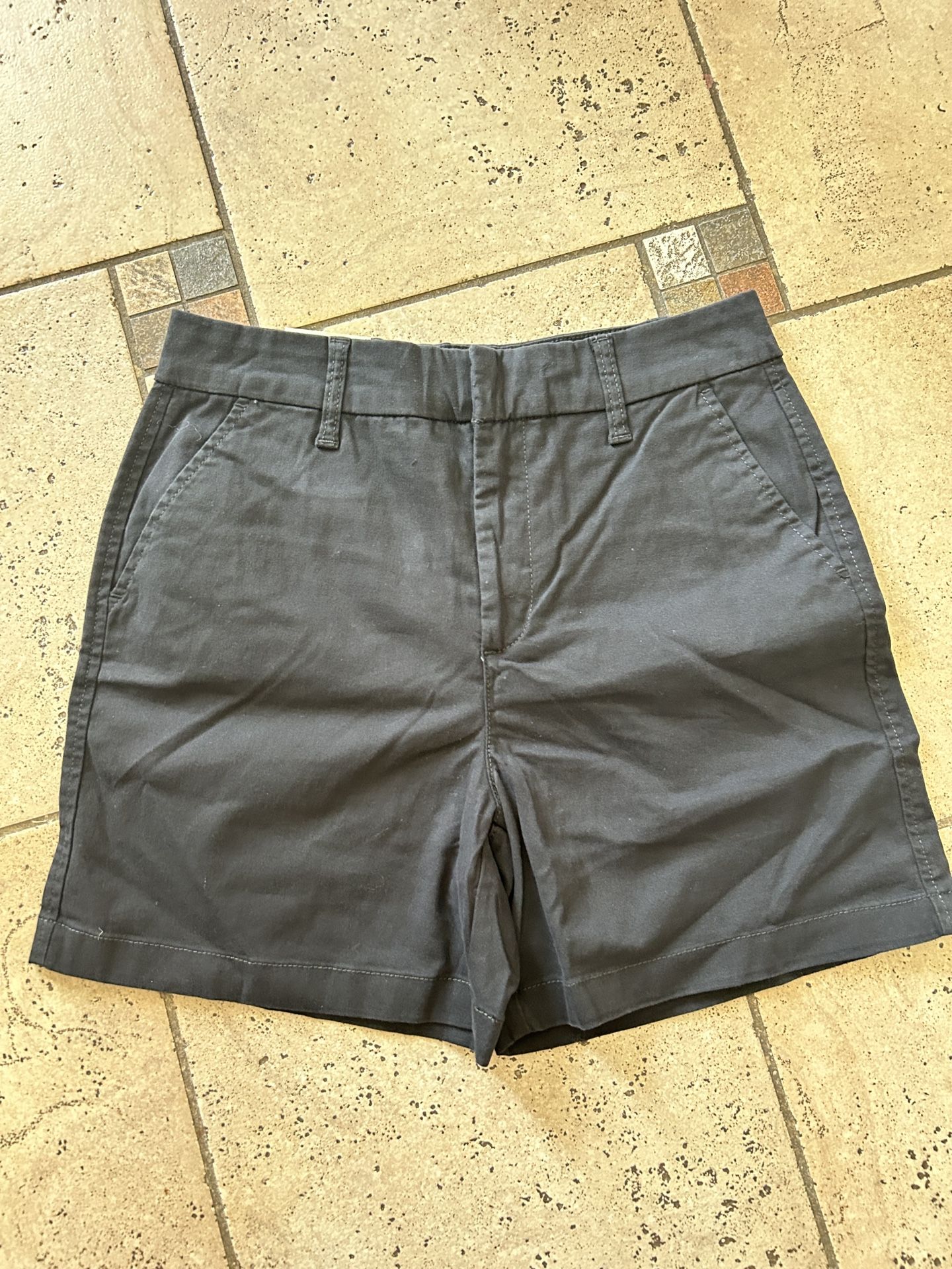 NWT Gloria Vanderbilt women chino shorts Size 6