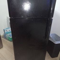 Frigidaire Fridge
