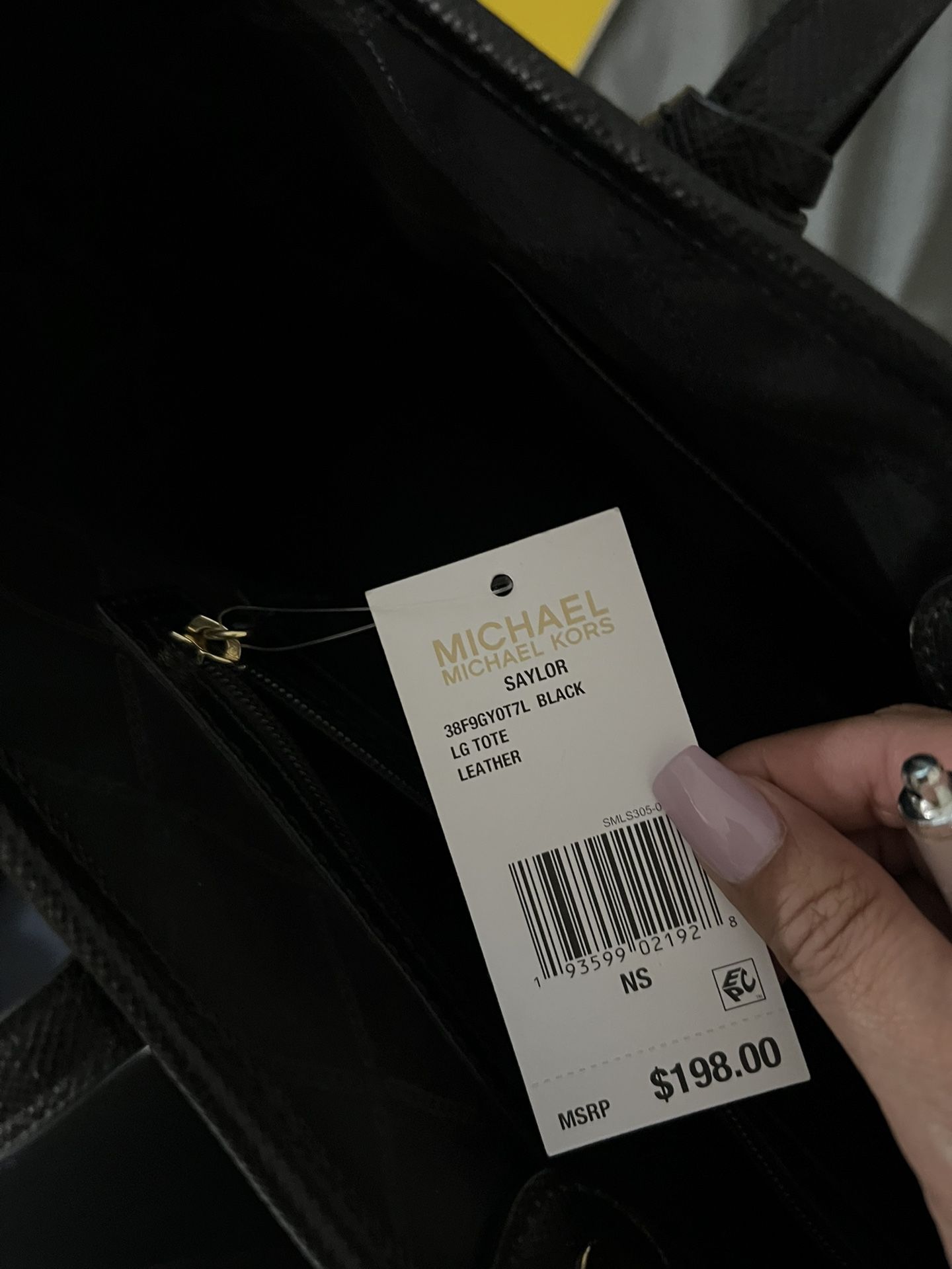 Michael kor Tote- black