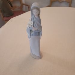 Vintage Lladro Porcelain Figurine