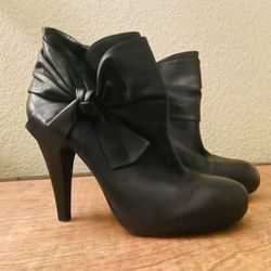 Gianni Bini Black Leather Bow Ankle Bootie Heel Boots Women’s 8.5