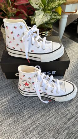 Converse high tops girl shoes