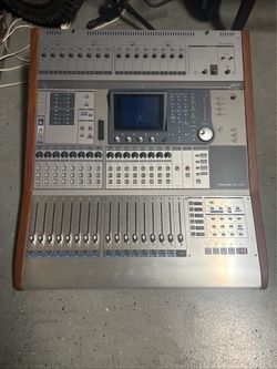 Tascam DM-3200 Digital Mixing Console Professional Recording Mixer