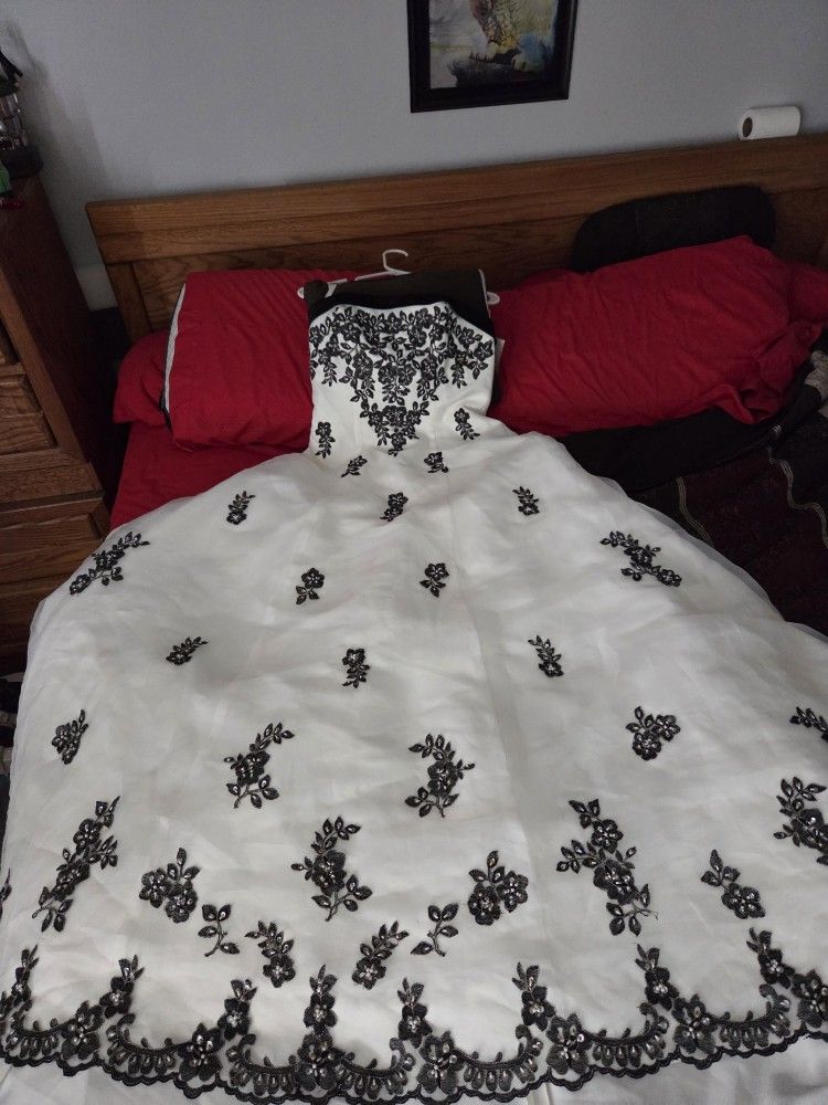 David's Bridal Vintage Wedding Dress