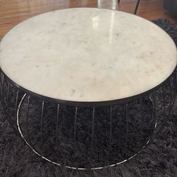 Round marble table