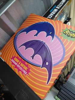 Neca Robin and Batgirl 2pack Batarangs