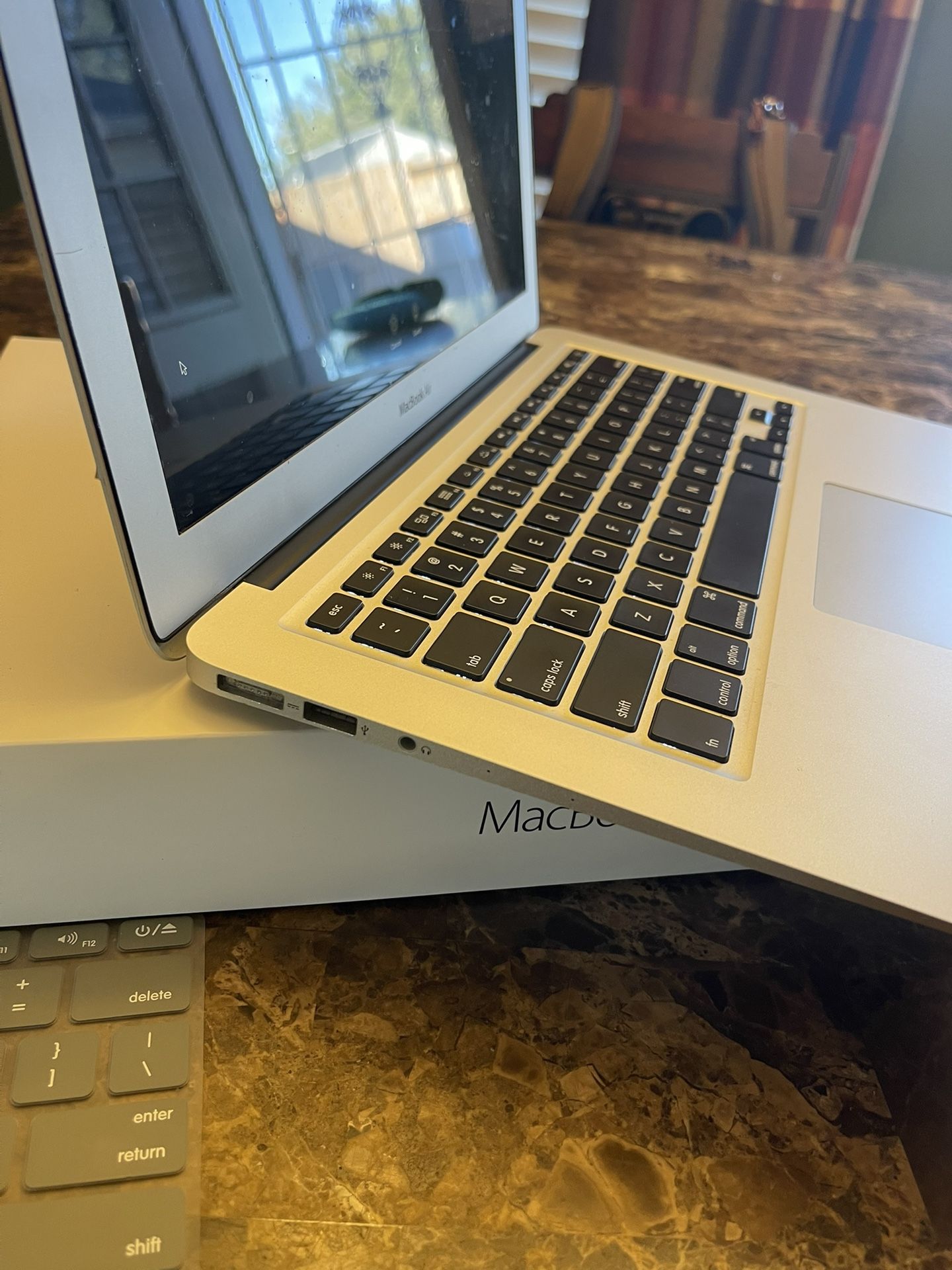 Macbook Air 13 Inch 2017