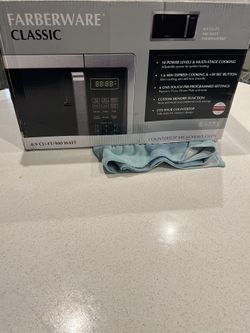 Brand New Microwave Farberware Classic