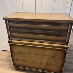 Bureau dresser