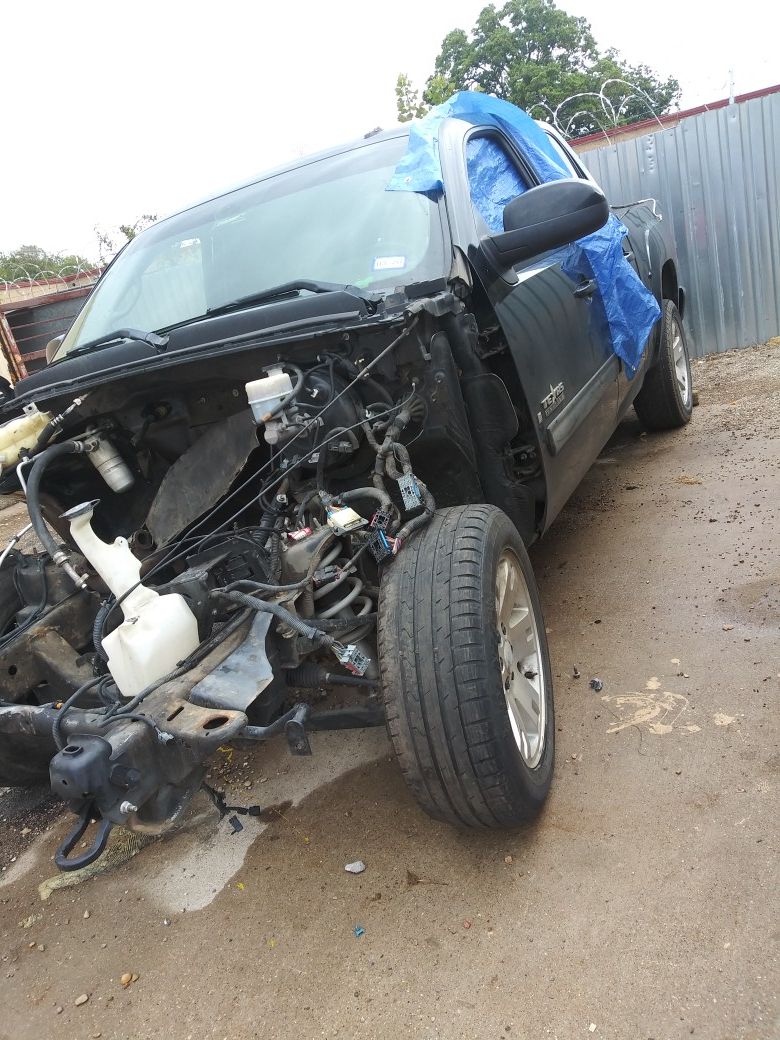 2009 Gmc sierra for parts