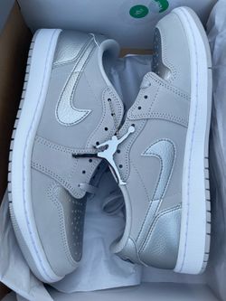 Jordan 1 Low OG Metallic Silver