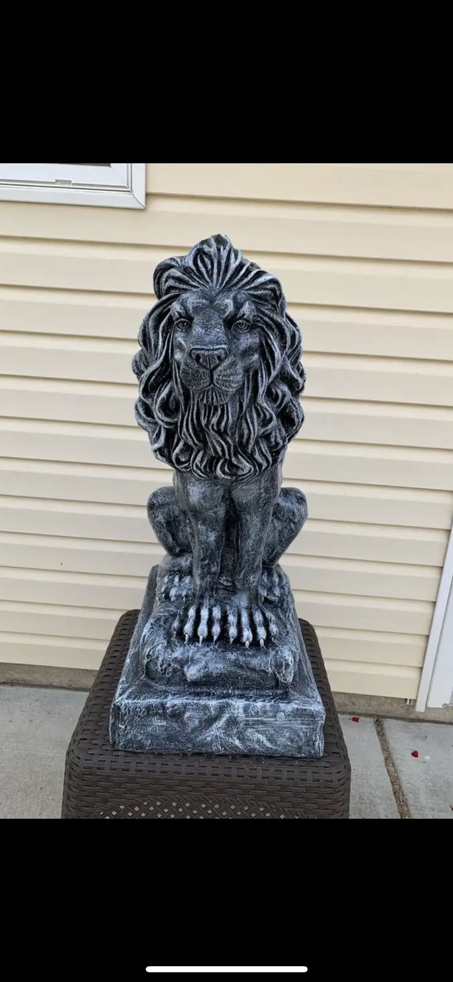Large Sitting Lion