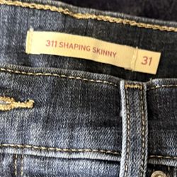 Women Levi’s Size 31