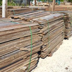 Quality Reclaimed cedar fence pickets (multiple sizes)